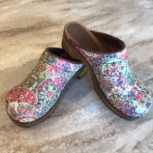 Sanita Clogs